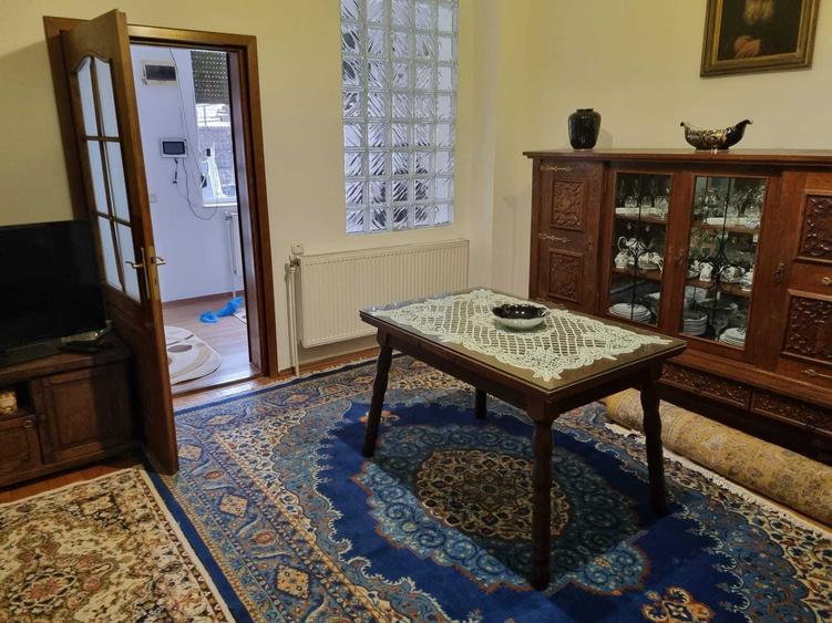 Casă cu 4 camere în Nicolae Bălcescu