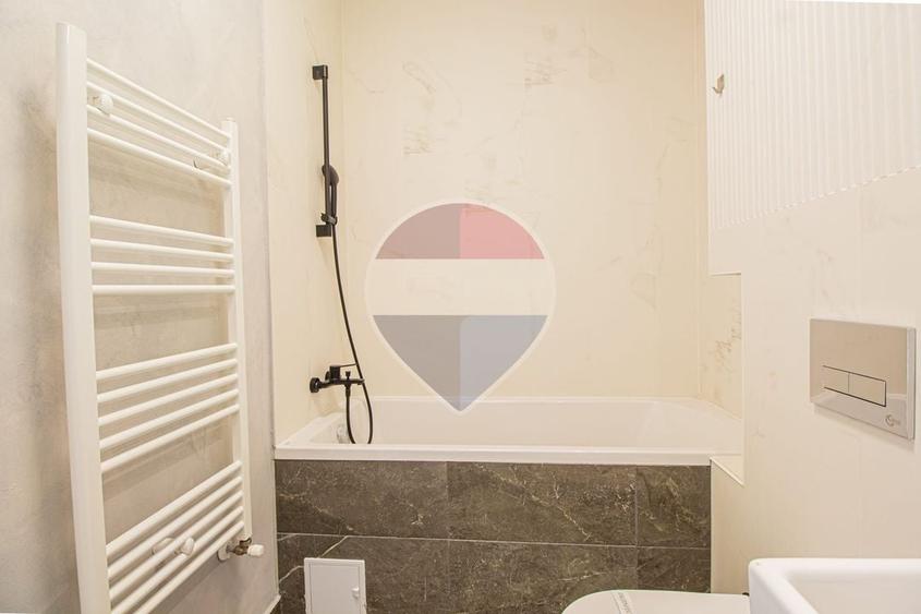 Apartament cu 3 camere decomandat, mobilat în Central