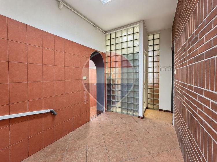 Spațiu comercial, de 39 mp, în Central