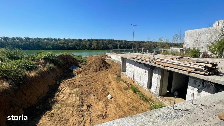 Casă cu 4 camere cu Teren 2490 Mp în Brănești