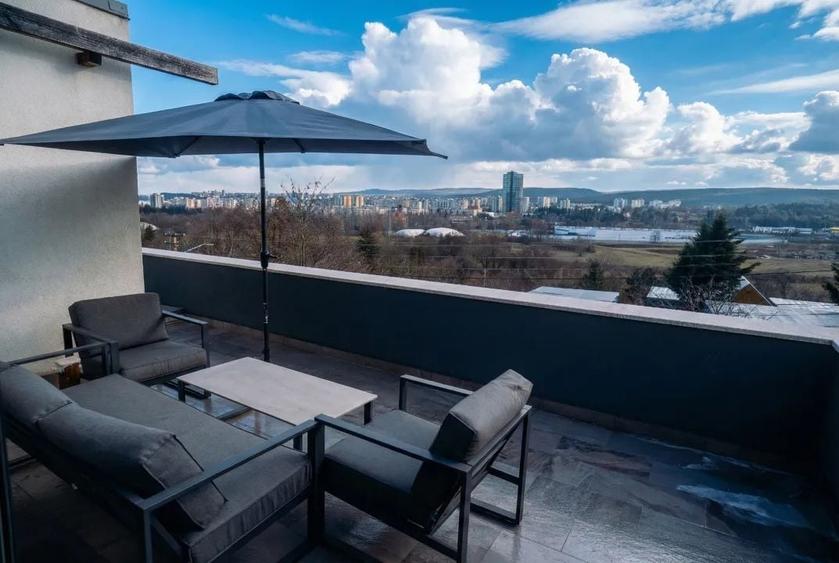 Duplex cu 4 camere cu Canalizare în Grigorescu