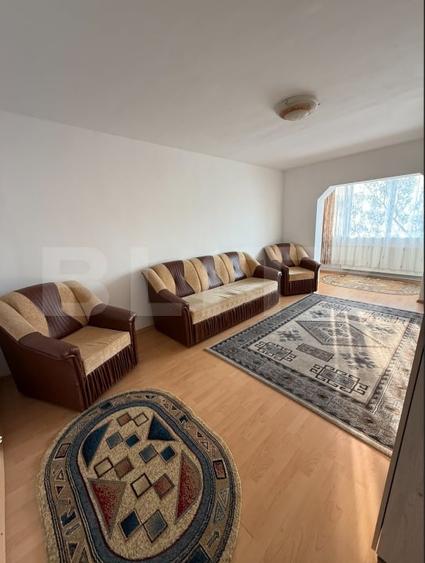 Apartament cu 3 camere decomandat, mobilat în Tractorul