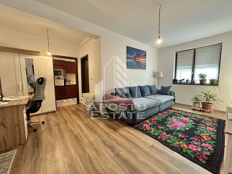 Apartament cu 2 camere semidecomandat, mobilat în Giroc