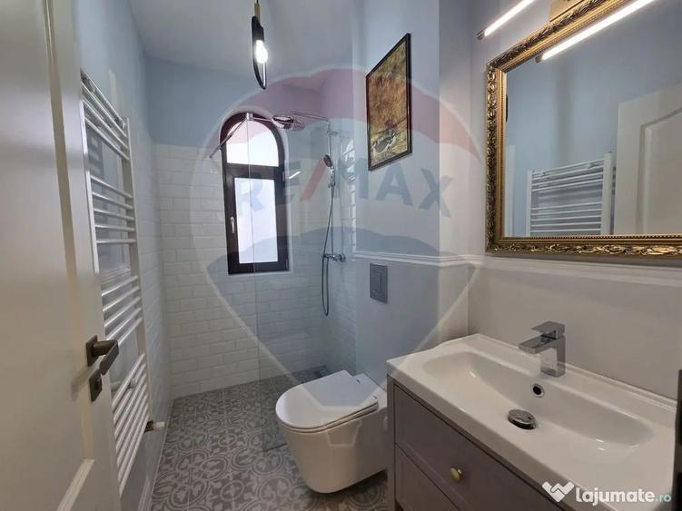 Casă cu 5 camere cu Teren 300 Mp în Ferme