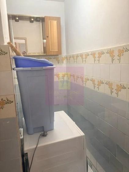 Apartament cu 3 camere decomandat în Drumul Sării