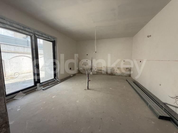 Casă individuală cu 5 camere cu Canalizare în Faleza Nord
