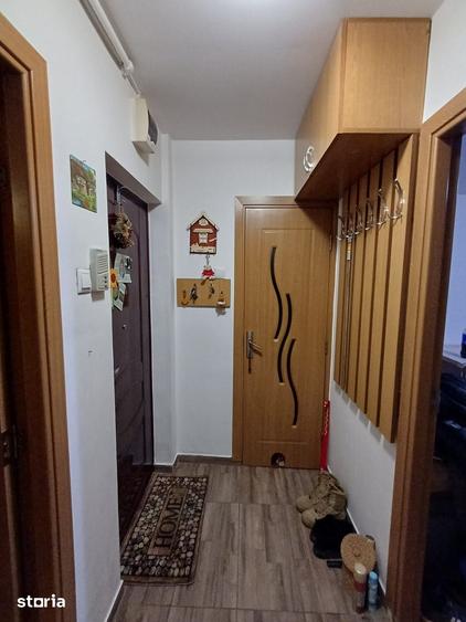 Apartament cu 3 camere decomandat în Dâmbu Pietros