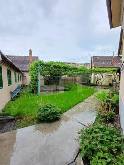 Casă individuală cu 4 camere cu Canalizare în Sud-Est