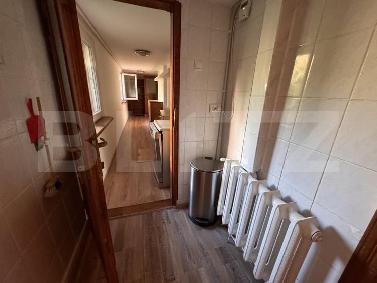 Apartament cu 3 camere decomandat, mobilat în Sărari
