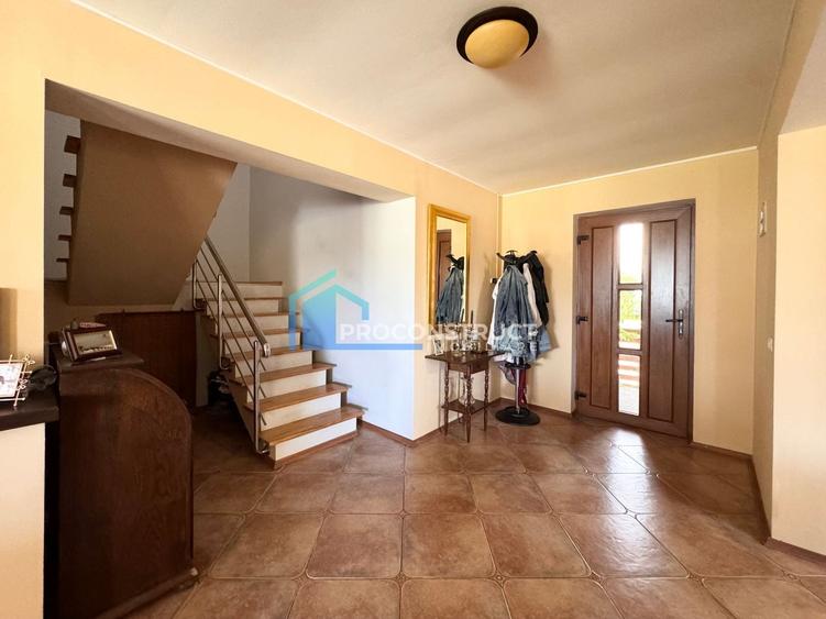 Casă individuală cu 9 camere cu Canalizare în Bogdăneștilor