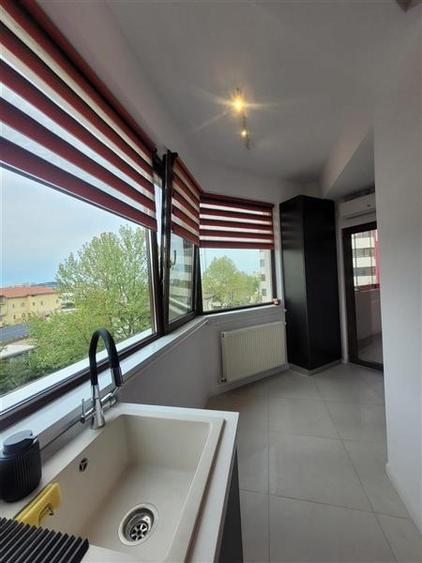 Apartament cu 2 camere decomandat, mobilat în Central