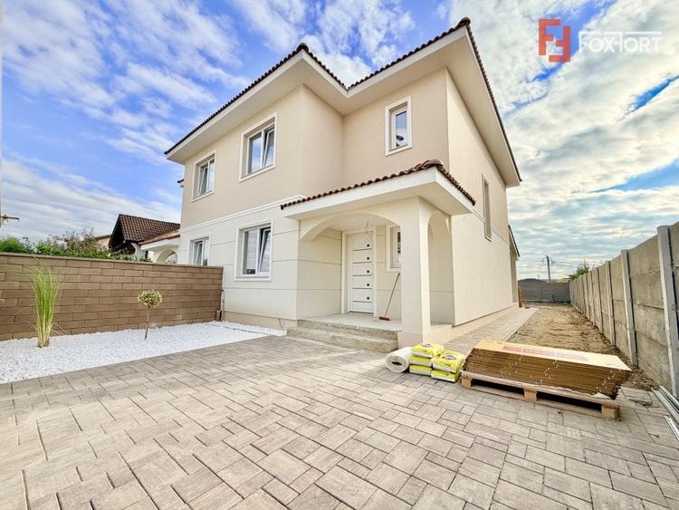 Duplex cu 4 camere cu Canalizare în Moșnița Veche
