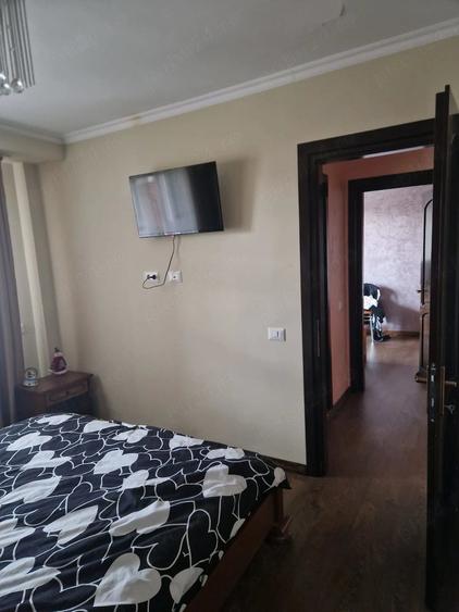 Apartament cu 3 camere semidecomandat în Ultracentral