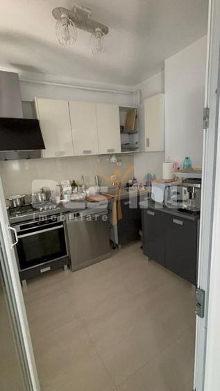 Apartament cu 2 camere decomandat, mobilat în Central