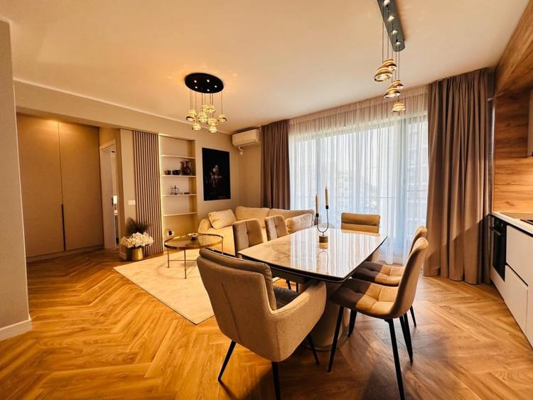 Apartament cu 3 camere semidecomandat, mobilat în Străulești