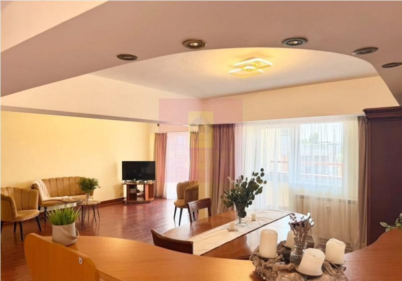 Apartament cu 4 camere decomandat în Unirii