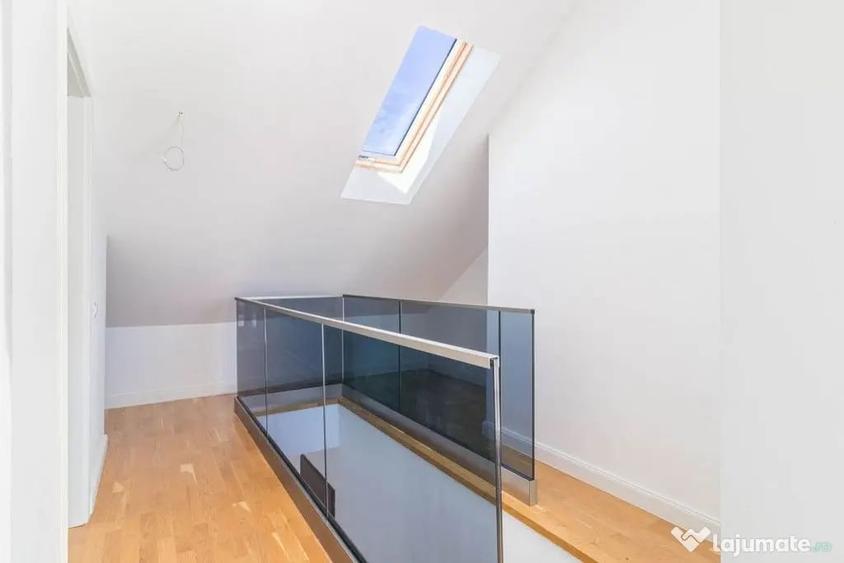 Apartament cu 4 camere decomandat în Sisești