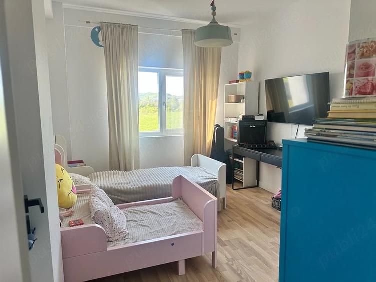 Apartament cu 3 camere decomandat în Aninoasa