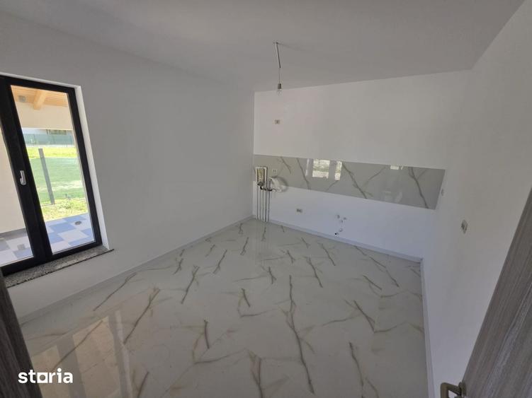 Casă cu 4 camere cu Teren 450 Mp în Mărășești