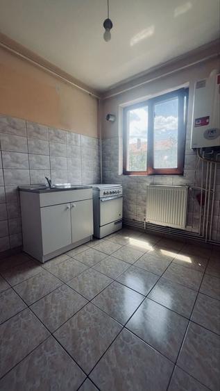 Apartament cu 2 camere decomandat în Coman