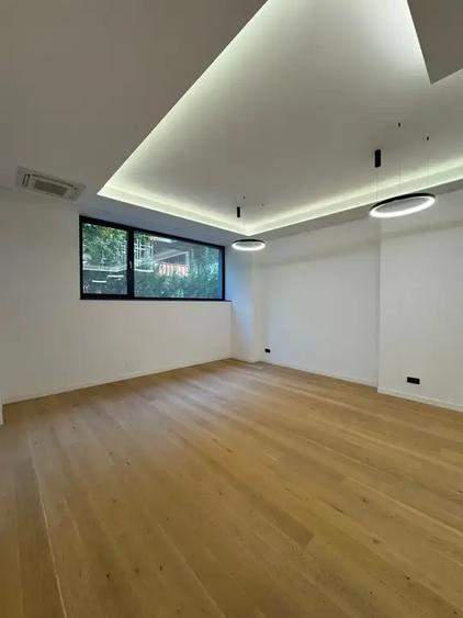Apartament cu 3 camere decomandat în Floreasca