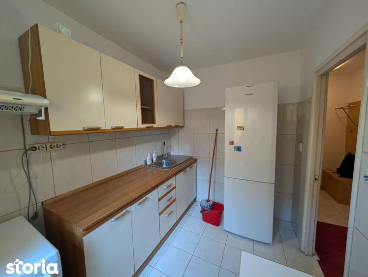 Apartament cu 3 camere decomandat în Colentina