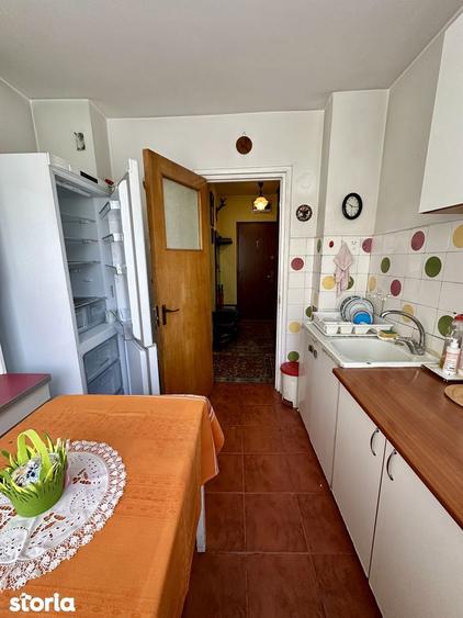 Apartament cu 3 camere semidecomandat în Drumul Taberei — fotografia 1