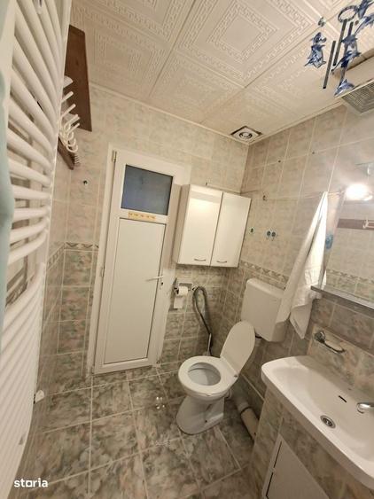 Apartament cu 2 camere semidecomandat în Craiovița Nouă