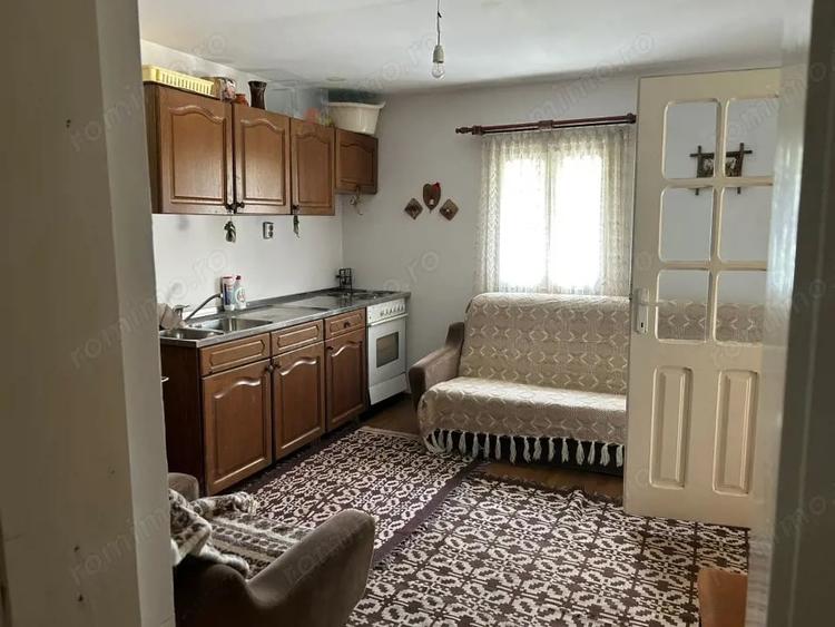Casă cu 5 camere cu Teren 1250 Mp în Marginea