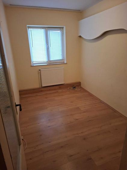 Vanzare apartament 3 camere - 2
