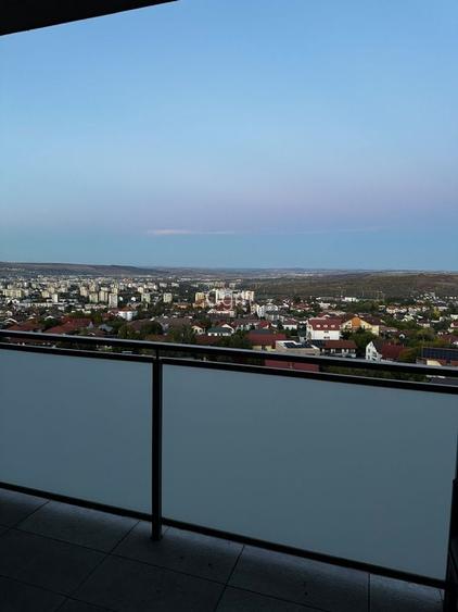 Persoana fizica inchiriez apartament cu 2 camere situat in Grand Hill Residence