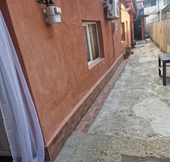 Casă individuală cu 4 camere cu Canalizare în Chitila