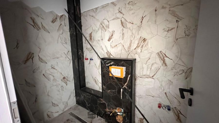 Apartament cu 3 camere semidecomandat în Sud