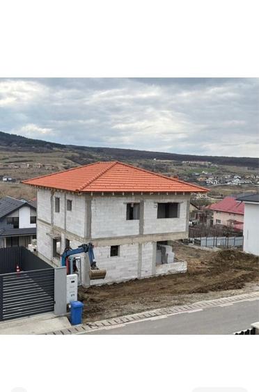 Casă cu 4 camere în Chinteni