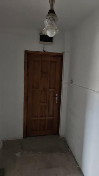 Vand apartament 3 camere decomandat - 1