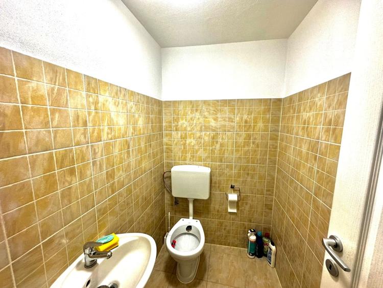 Spațiu comercial, de 85 mp, în Central
