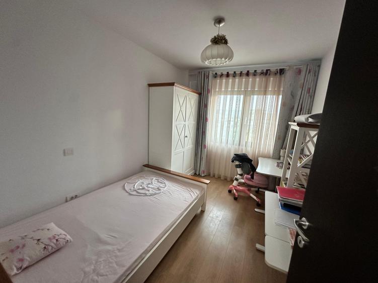Apartament cu 3 camere în Păcurari