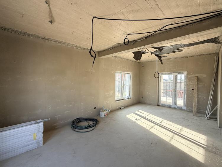 Duplex cu 4 camere cu Canalizare în Moșnița Nouă