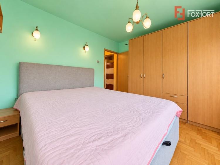 Apartament cu 3 camere decomandat, mobilat în Soarelui