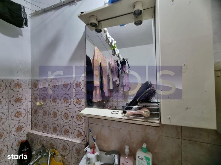 Apartament cu 4 camere semidecomandat în Tineretului
