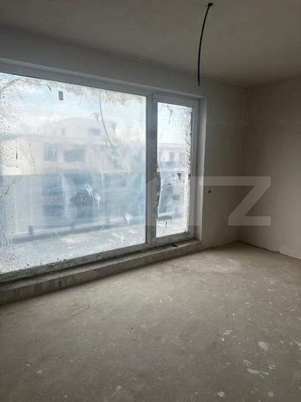 Apartament cu 3 camere semidecomandat în Mărăști