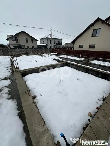 Casă cu 2 camere cu Teren 445 Mp în Trivale