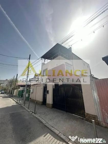 Casă cu 4 camere cu Teren 160 Mp în Berceni