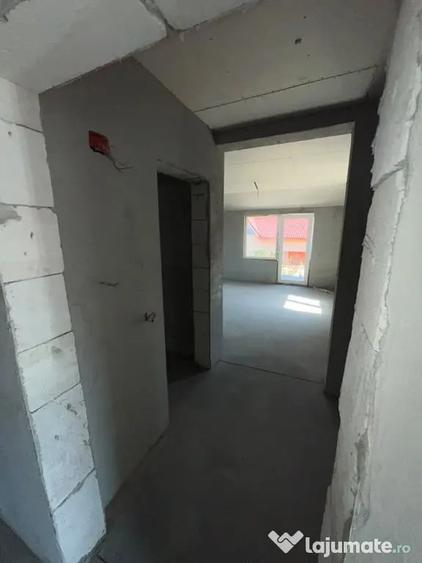 Casă cu 24 camere cu Teren 774 Mp în Central