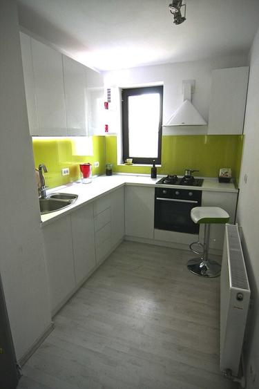 Apartament cu 3 camere decomandat în Cotroceni