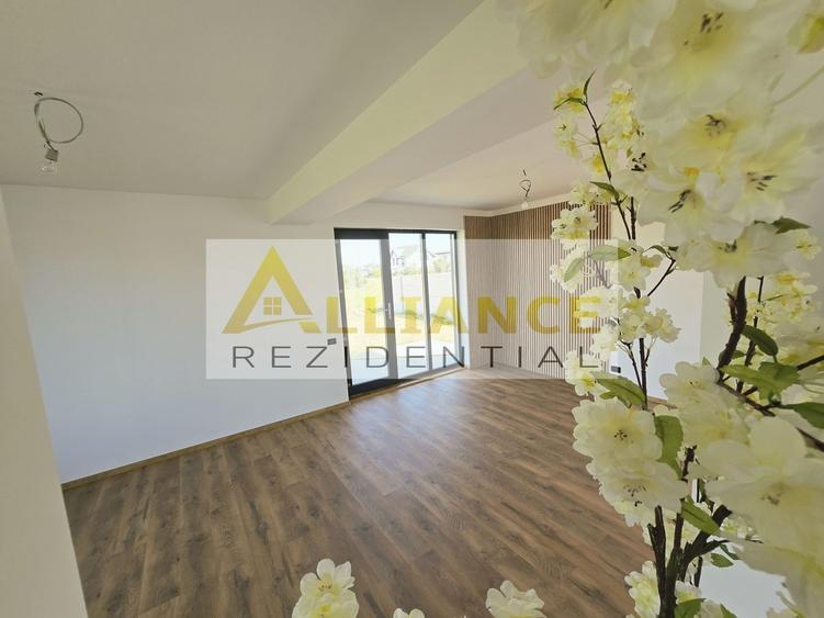 Casă individuală cu 4 camere cu Canalizare în Berceni