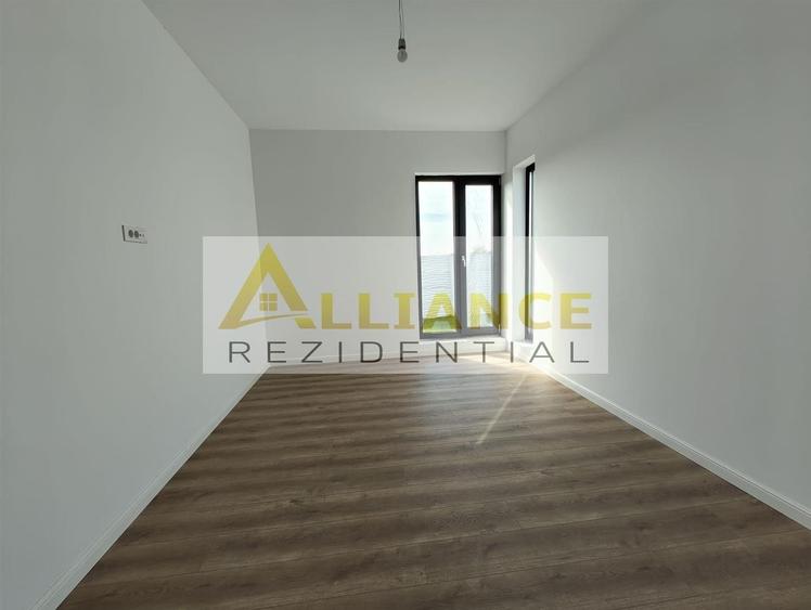 Casă individuală cu 4 camere cu Canalizare în Berceni