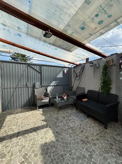 Casă individuală cu 7 camere cu Canalizare în Rahova