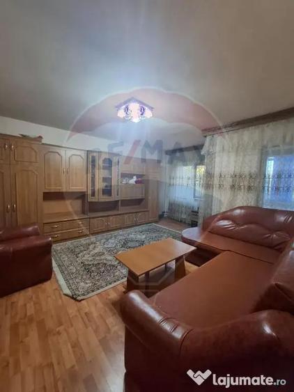 Apartament cu 3 camere decomandat în 1 Mai