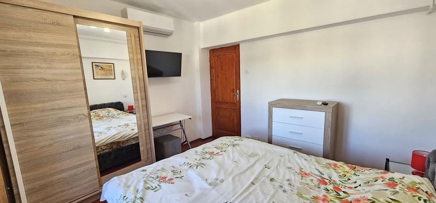 Apartament cu 2 camere decomandat în Calea Victoriei